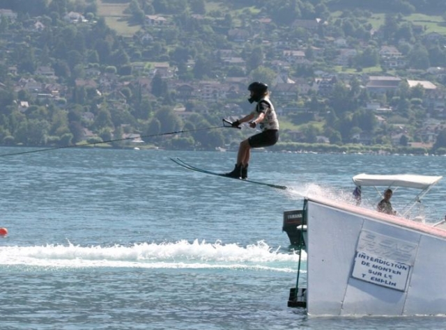  Esquí acuático en Annecy